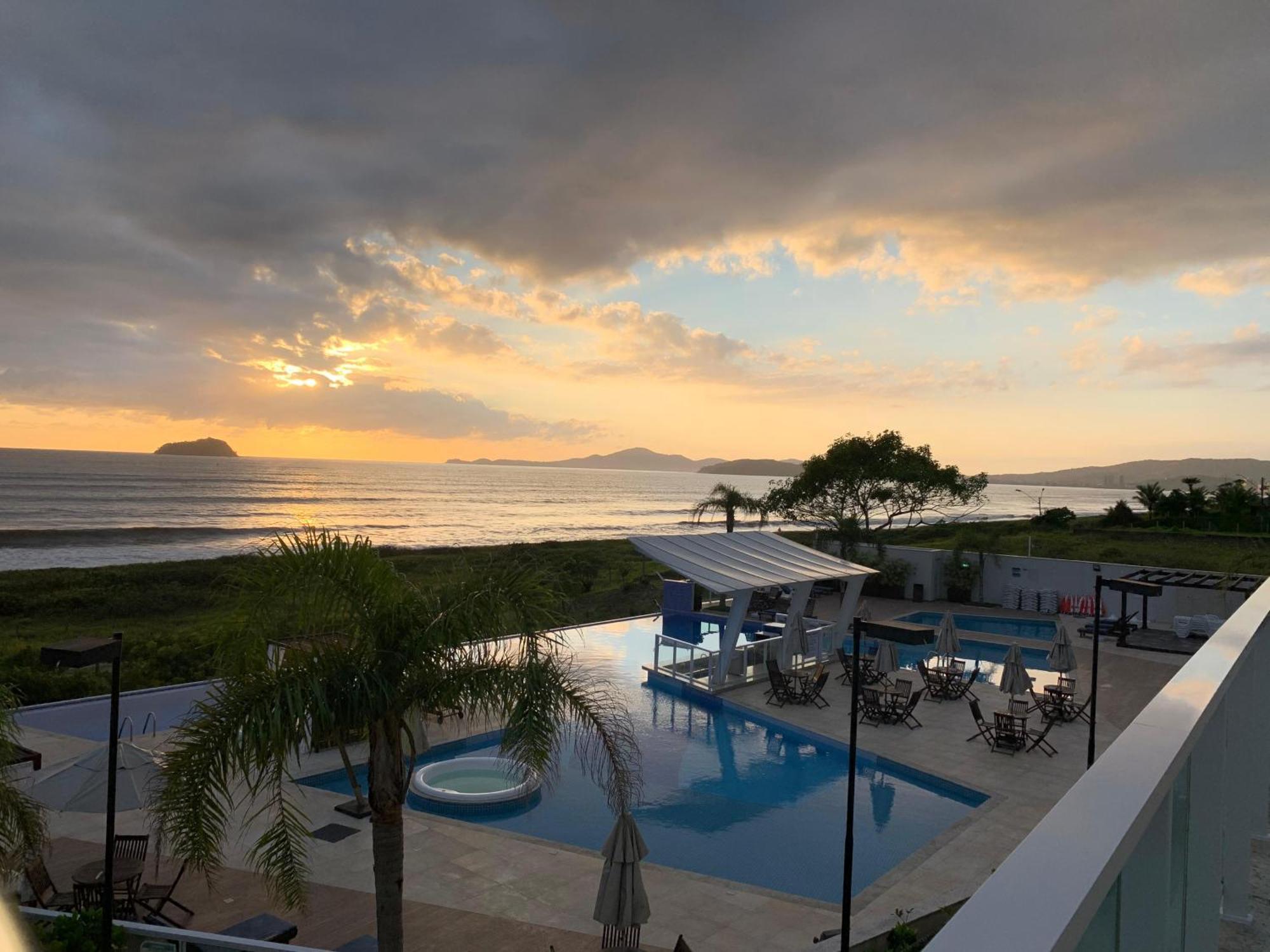 Bali Beach Home Club Rogga Beira Mar - Balneario ปิซาร์รัส ภายนอก รูปภาพ